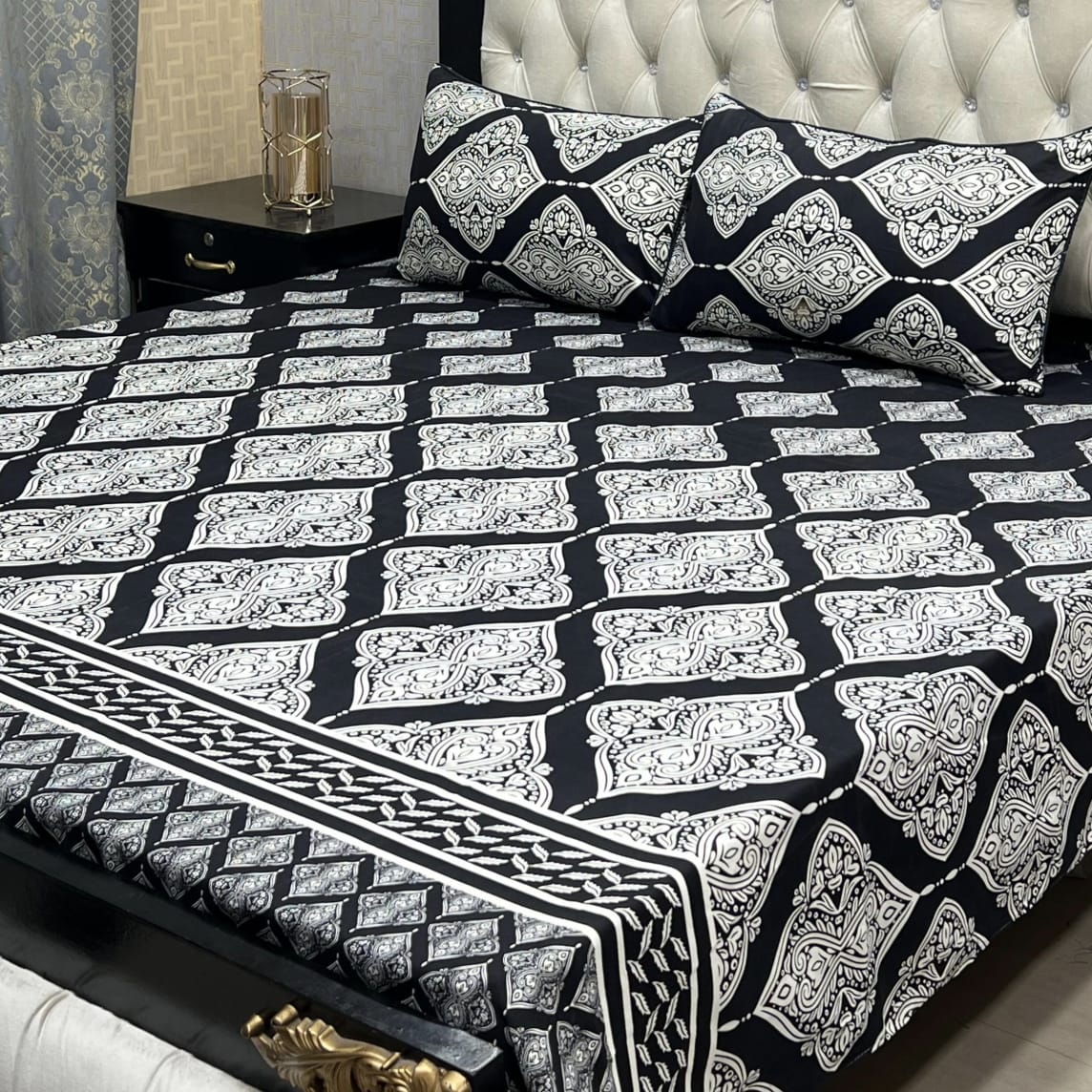 Luxury Black & White Royal Pattern 3 PCS King Size Crystal Cotton Bedsheet Set