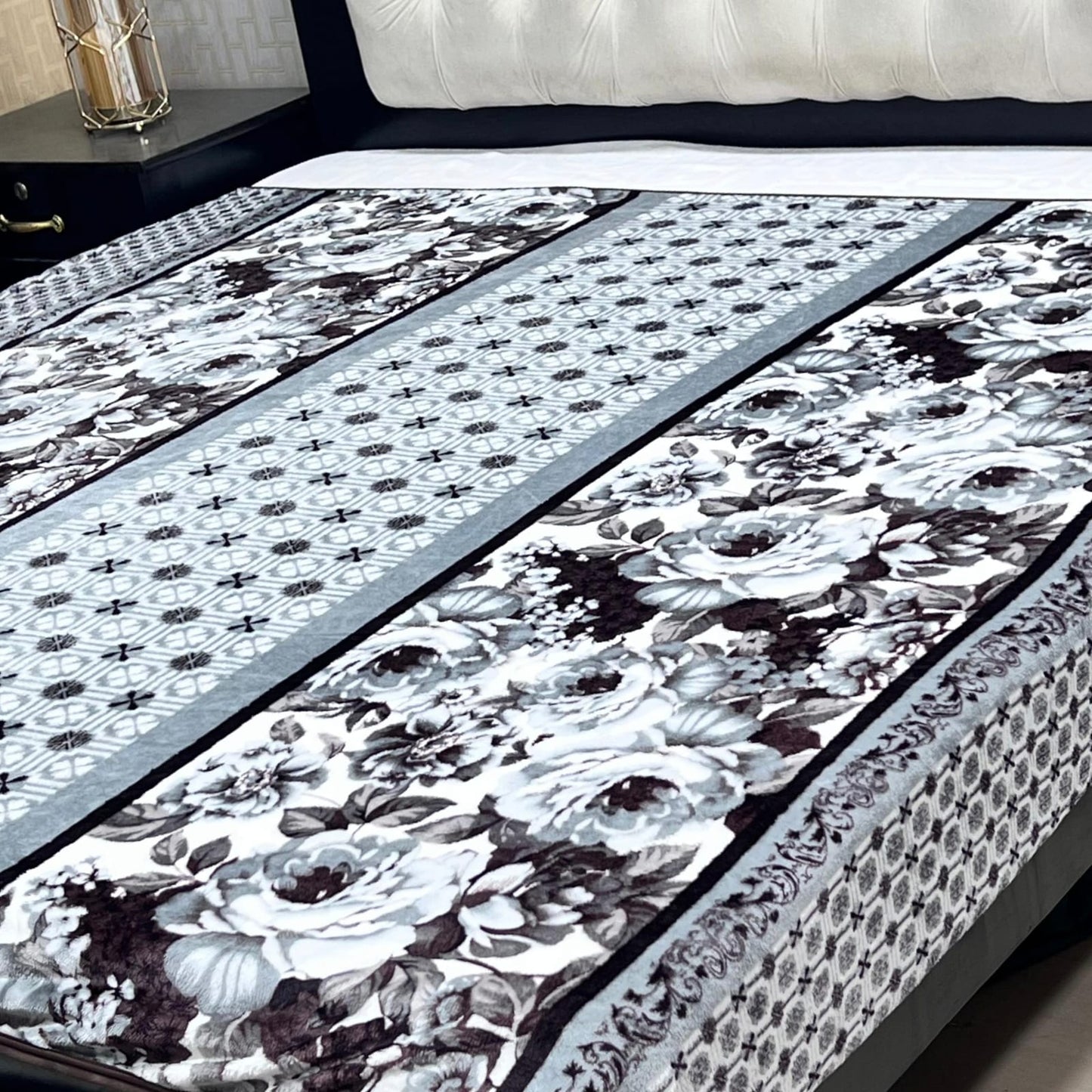 Elegant Black Floral Digital Print King Size Bedsheet – Premium Cotton Bedding